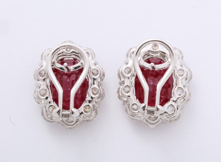 https://a.1stdibscdn.com/ruby-and-diamond-earrings-for-sale-picture-5/j_415/1576179034798/6R1A5062_master.jpg?width=768