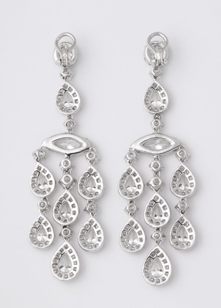 https://a.1stdibscdn.com/diamond-chandelier-earrings-for-sale-picture-11/j_415/1599662295278/6R1A9817_master.jpg?width=768
