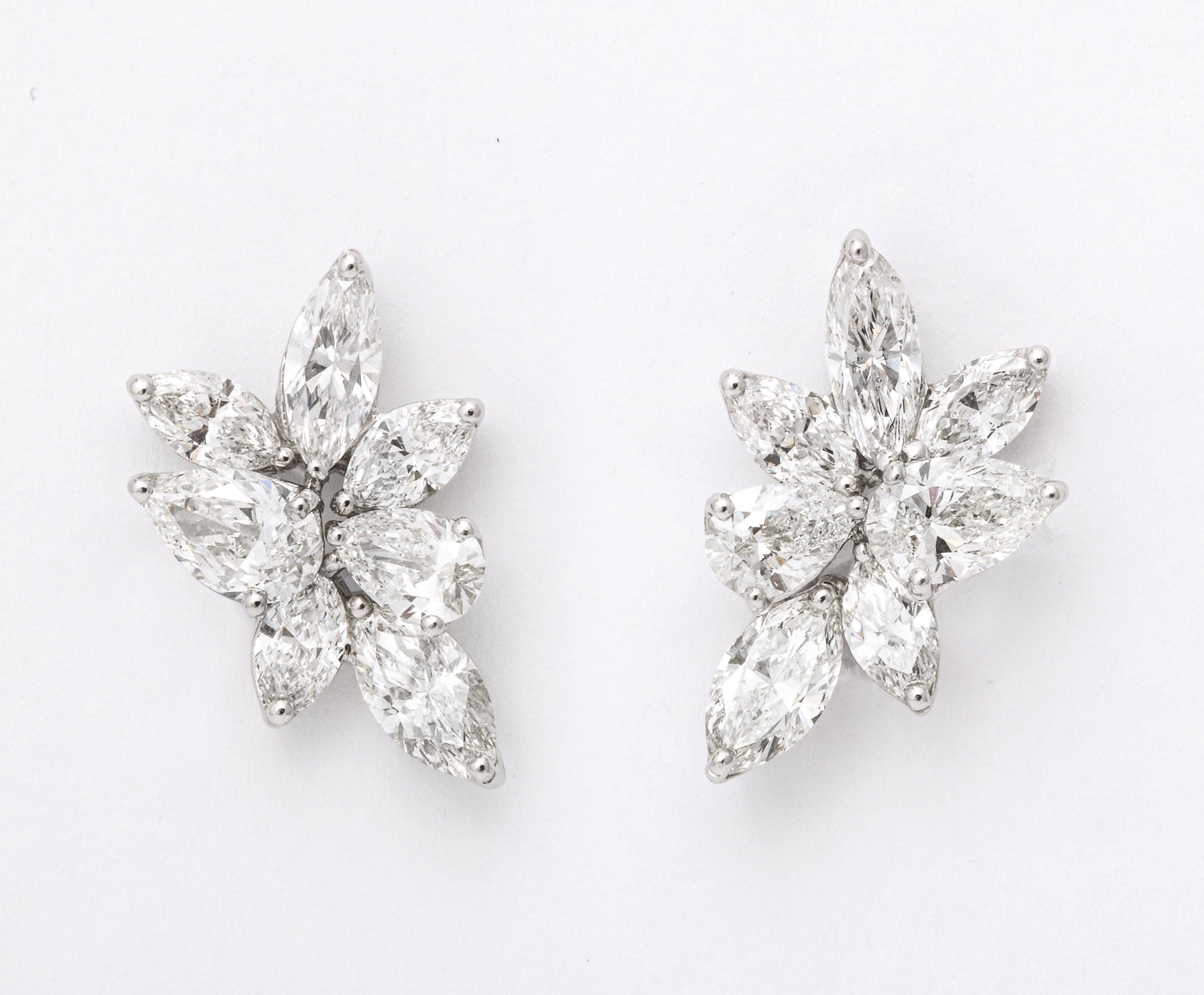 https://a.1stdibscdn.com/diamond-cluster-earring-for-sale-picture-2/j_415/j_140883421638555942820/6R1A9922_master.jpg