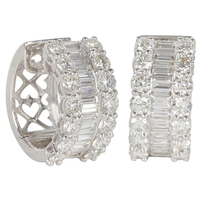 https://a.1stdibscdn.com/round-and-baguette-diamond-gold-huggie-hoop-earrings-for-sale/1121189/j_108071121674906195459/10807112_datamatics.jpg