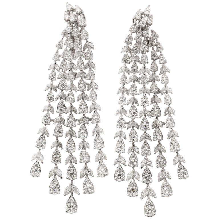 https://a.1stdibscdn.com/diamond-dangle-chandelier-front-back-earrings-for-sale/1121189/j_110366521608747055624/11036652_master.jpg?width=768
