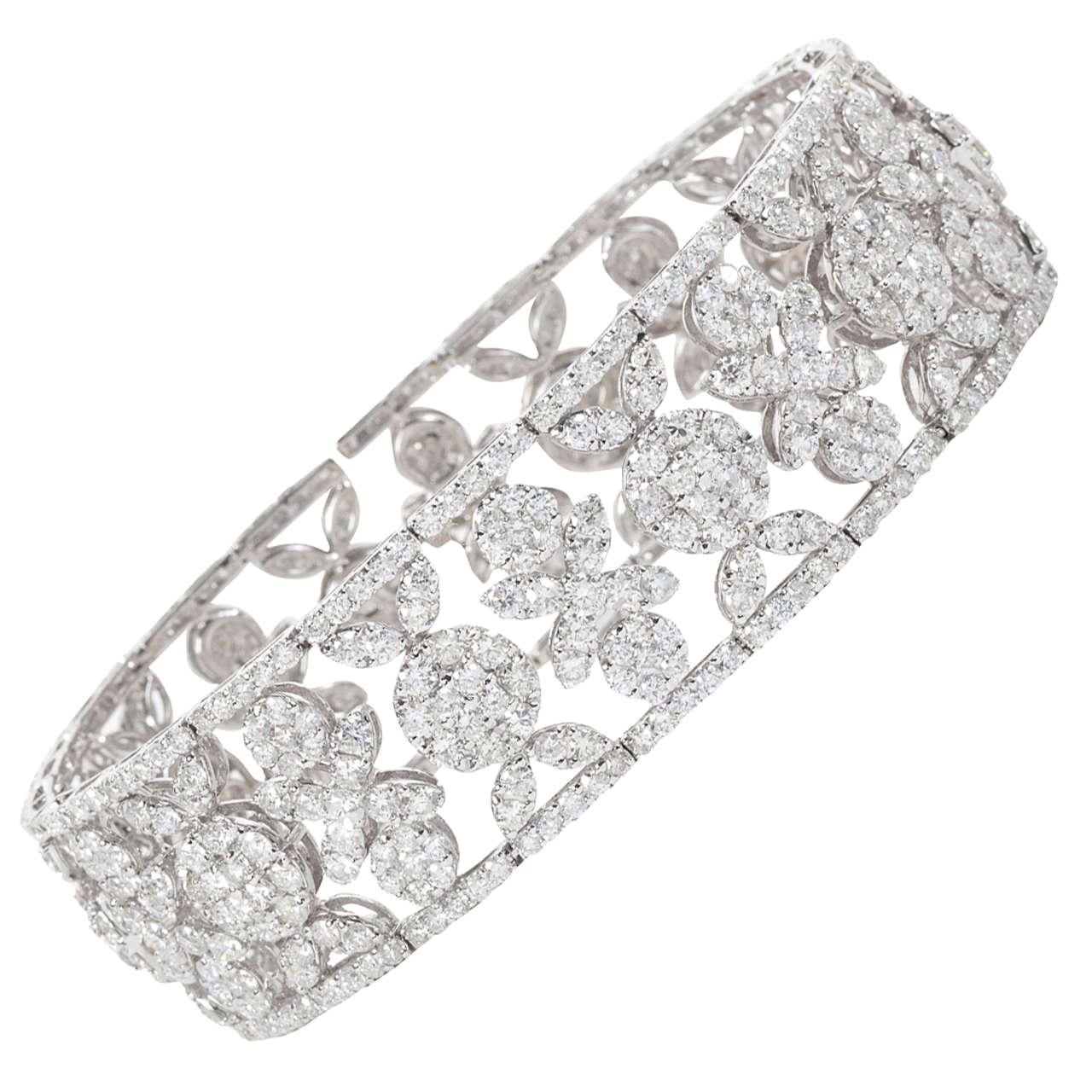 https://a.1stdibscdn.com/wide-diamond-bracelet-for-sale/1121189/j_111583621608884434115/11158362_master.jpg