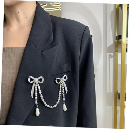 Unique Brooches for Women Pearl Butterfly Corsage Tassel Brooch Elegant Diamond Breast Pin Chain for Women Lady Pin Brooch for Parties