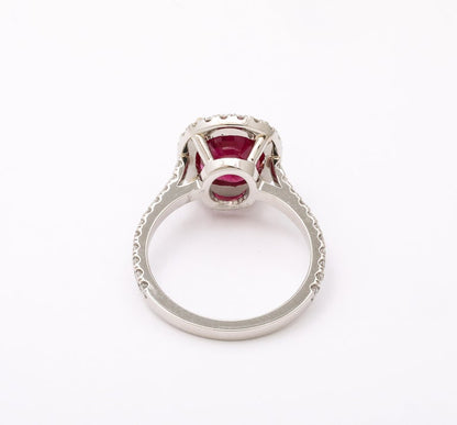 https://a.1stdibscdn.com/burma-ruby-and-diamond-ring-for-sale-picture-6/j_415/j_229927921717078219147/2P6A1353_master.jpg?width=768