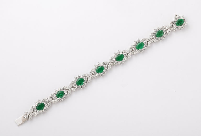 https://a.1stdibscdn.com/emerald-and-diamond-bracelet-for-sale-picture-2/j_415/j_224079721711375695000/2P6A1420_master.jpg?width=768
