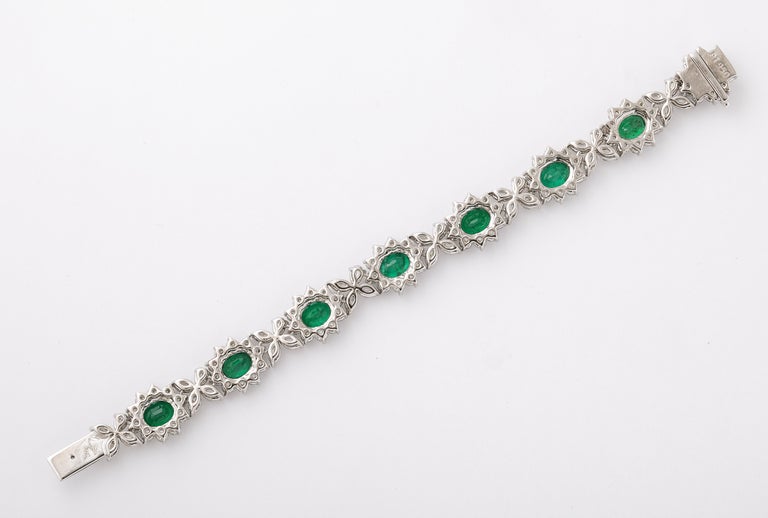 https://a.1stdibscdn.com/emerald-and-diamond-bracelet-for-sale-picture-4/j_415/j_224079721711375698849/2P6A1423_master.jpg?width=768