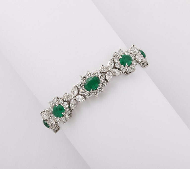 https://a.1stdibscdn.com/emerald-and-diamond-bracelet-for-sale-picture-5/j_415/j_224079721711375694756/2P6A1424_master.jpg?width=768
