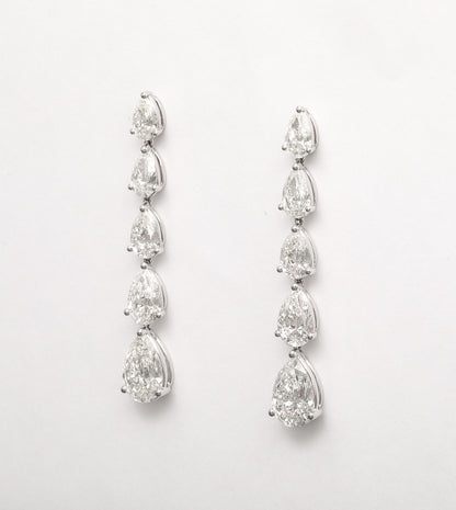 https://a.1stdibscdn.com/diamond-dangle-earrings-for-sale-picture-4/j_415/j_225039121712329999075/2P6A1436_master.jpg