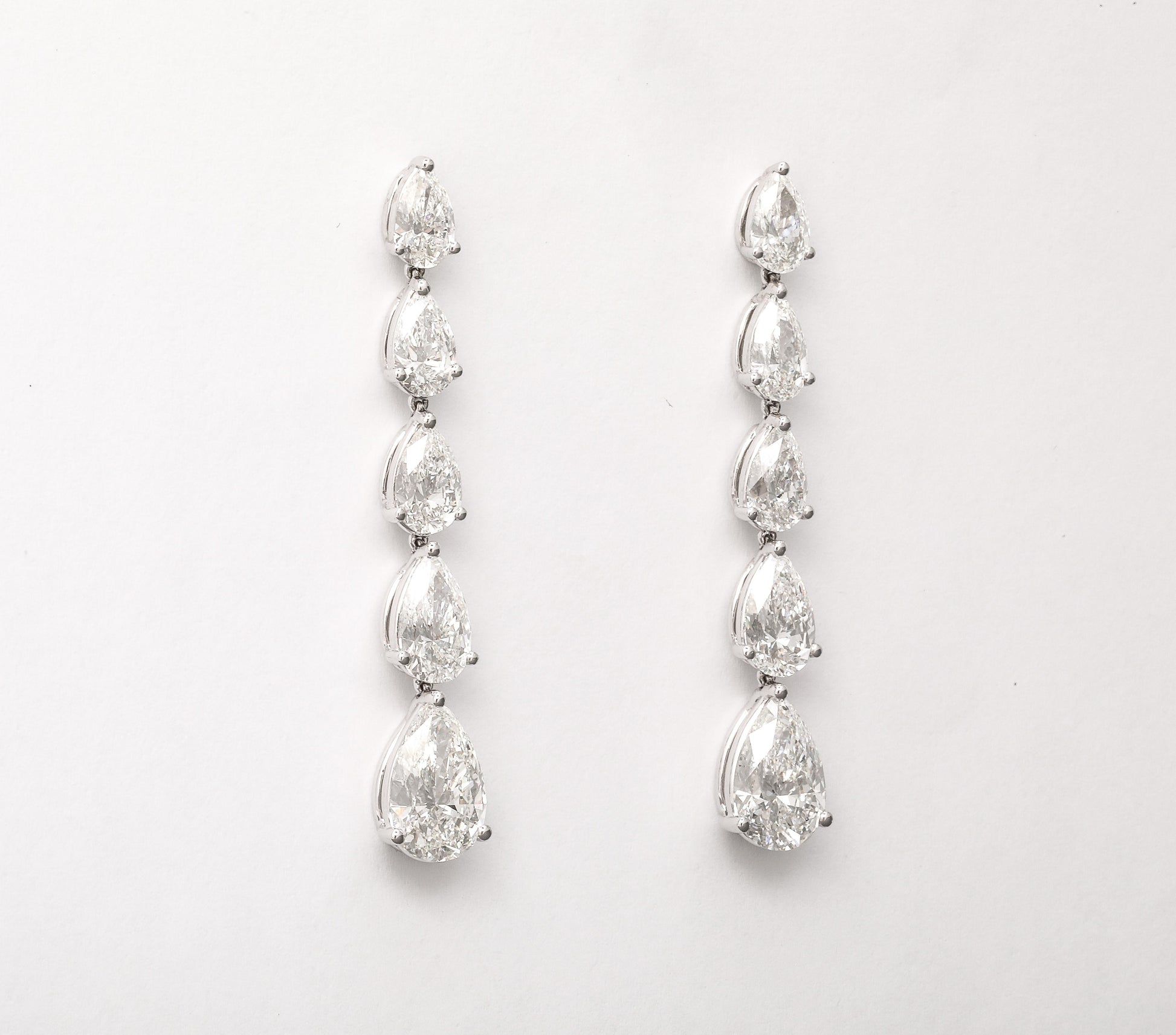 https://a.1stdibscdn.com/diamond-dangle-earrings-for-sale-picture-5/j_415/j_225039121712329998998/2P6A1437_master.jpg