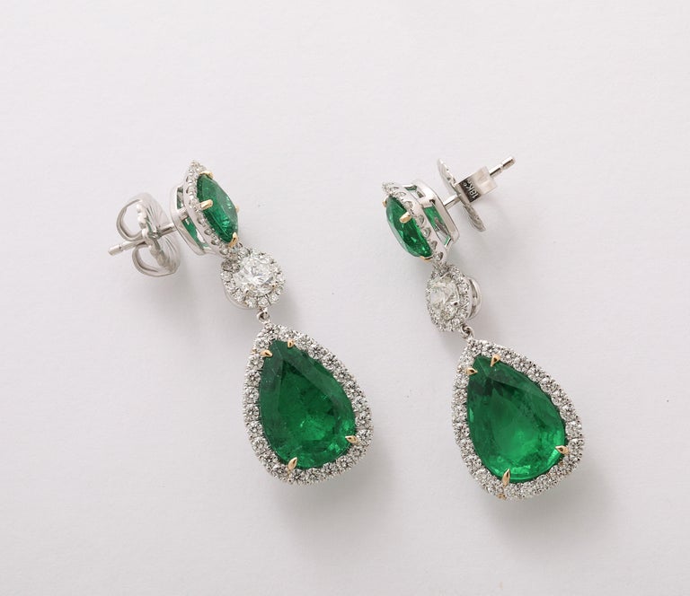 https://a.1stdibscdn.com/emerald-and-diamond-drop-earrings-for-sale-picture-2/j_415/j_229928921717078771780/2P6A1495_master.jpg?width=768