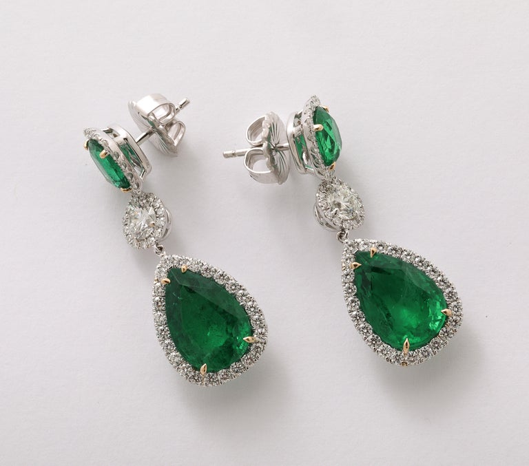 https://a.1stdibscdn.com/emerald-and-diamond-drop-earrings-for-sale-picture-3/j_415/j_229928921717078772072/2P6A1496_master.jpg?width=768