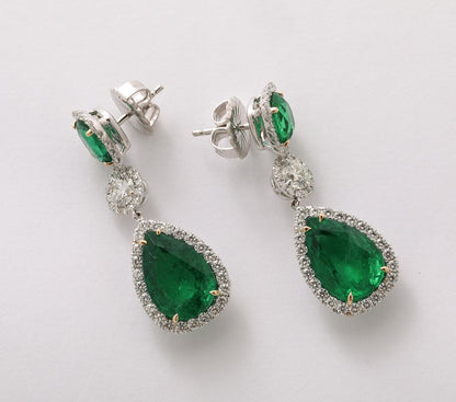 https://a.1stdibscdn.com/emerald-and-diamond-drop-earrings-for-sale-picture-3/j_415/j_229928921717078772072/2P6A1496_master.jpg?width=768