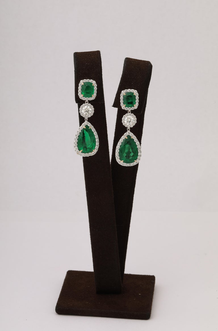 https://a.1stdibscdn.com/emerald-and-diamond-drop-earrings-for-sale-picture-7/j_415/j_229928921717078772240/2P6A1503_master.jpg?width=768