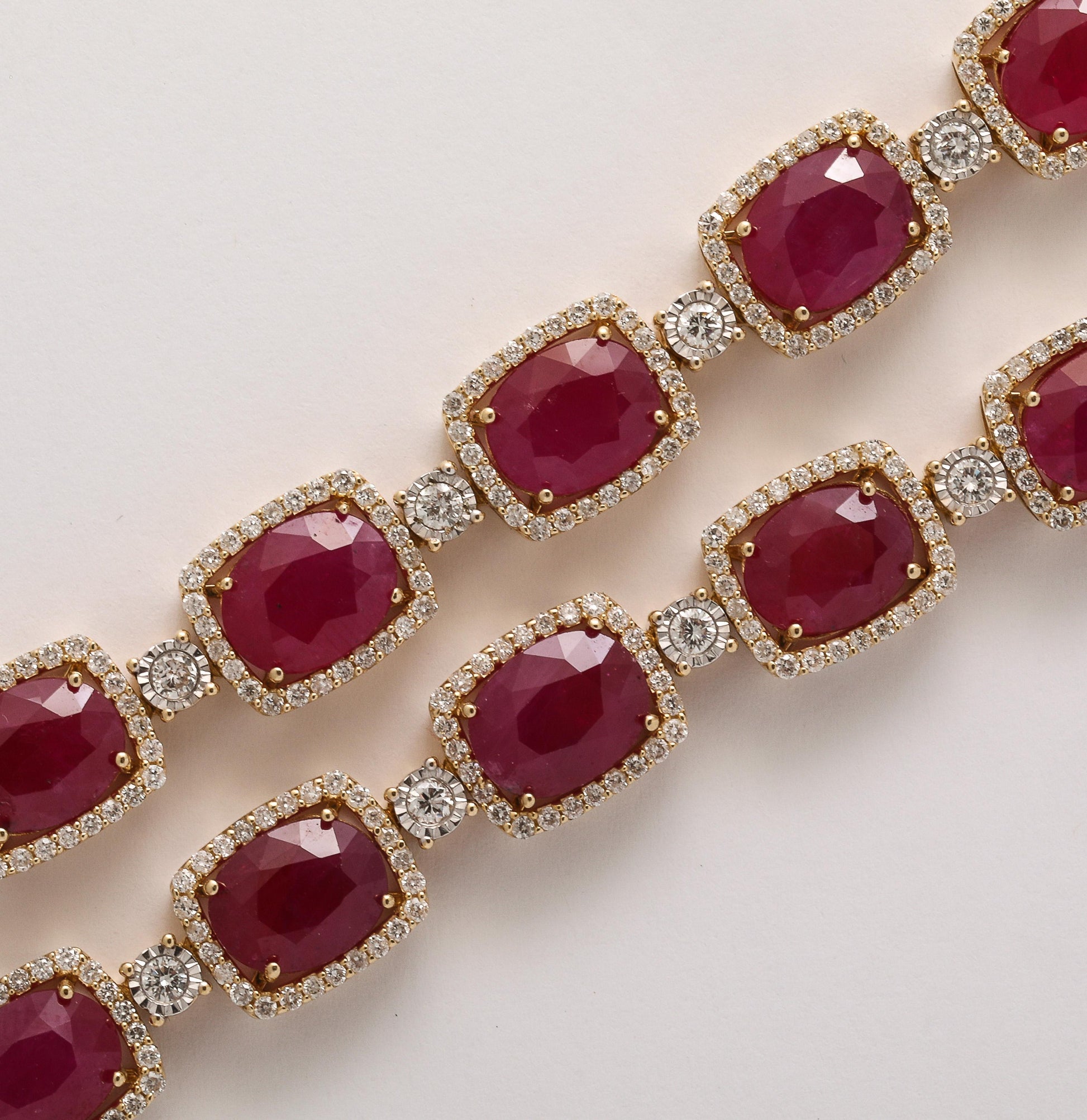 https://a.1stdibscdn.com/burma-ruby-diamond-necklace-for-sale-picture-6/j_415/j_237616921723470273877/2P6A2282_master.jpg