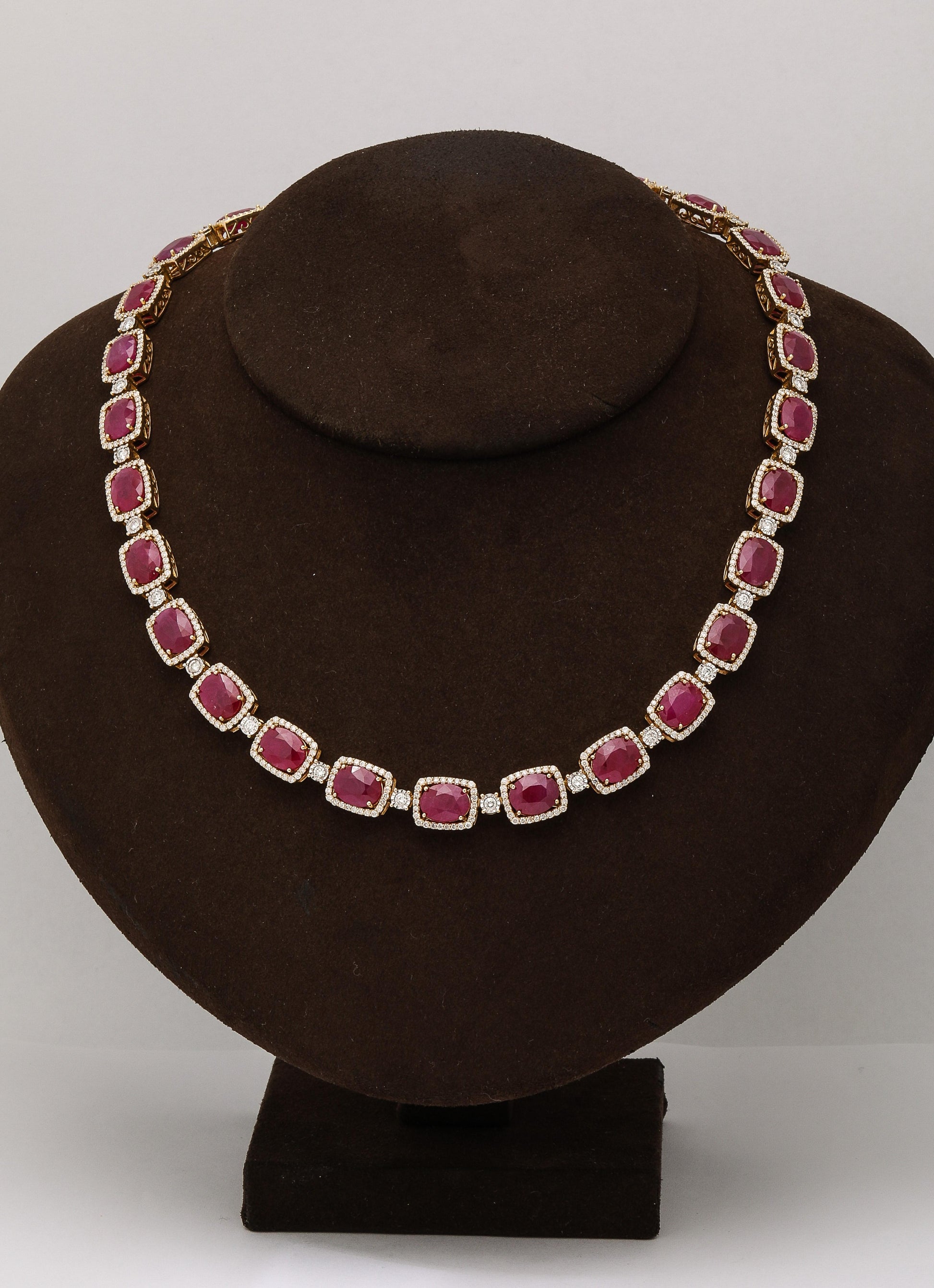 https://a.1stdibscdn.com/burma-ruby-diamond-necklace-for-sale-picture-7/j_415/j_237616921723470274045/2P6A2283_master.jpg