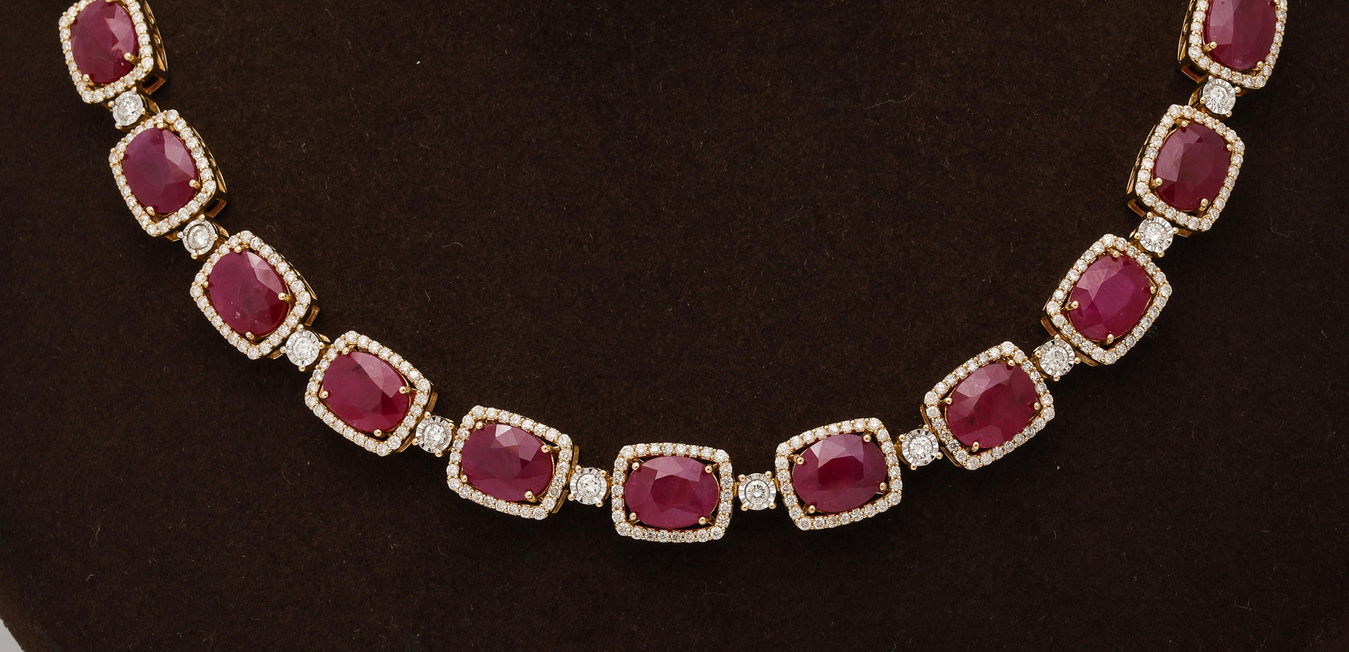 https://a.1stdibscdn.com/burma-ruby-diamond-necklace-for-sale-picture-8/j_415/j_237616921723470277021/2P6A2284_master.jpg