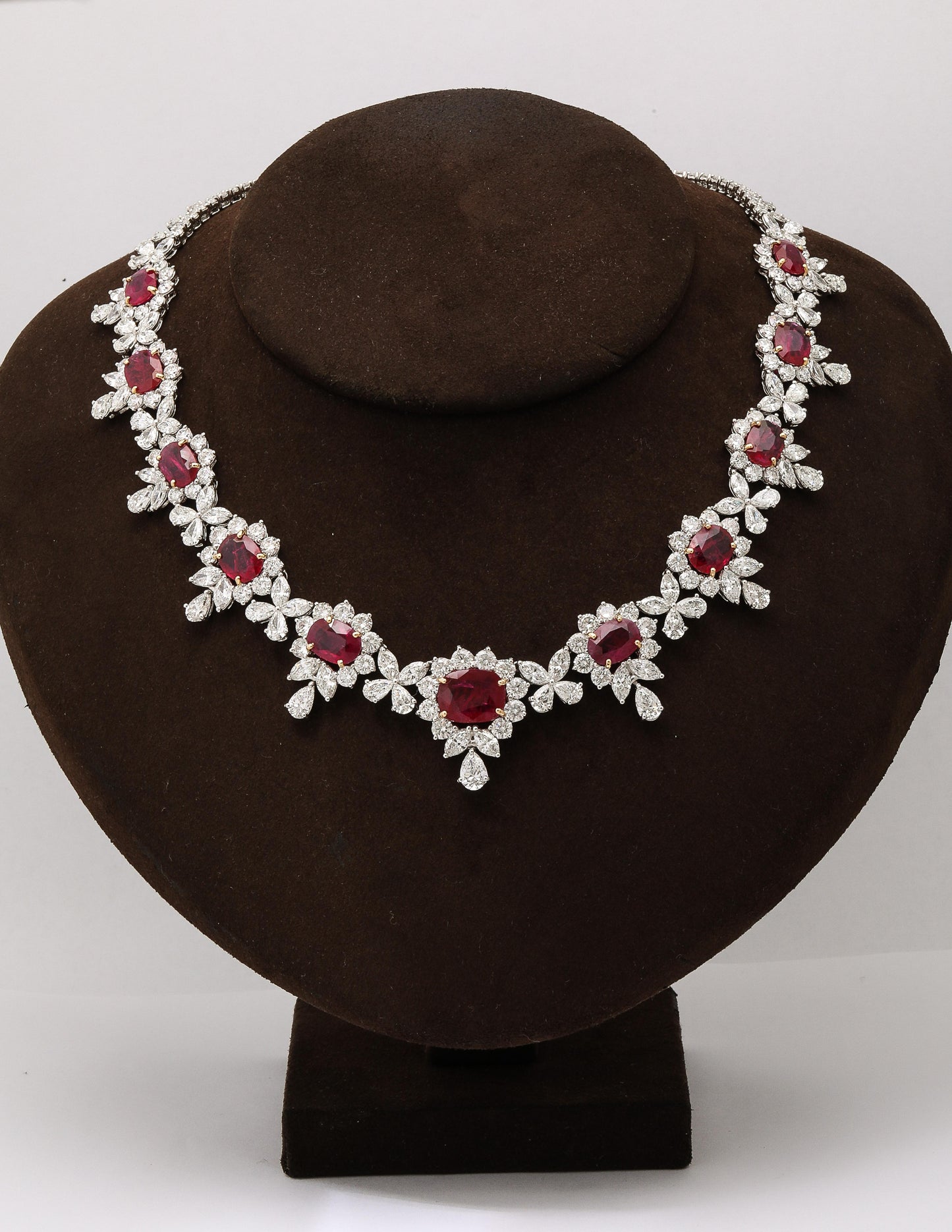 https://a.1stdibscdn.com/ruby-and-diamond-necklace-for-sale-picture-8/j_415/j_251585921737045078689/2P6A2311_master.jpg