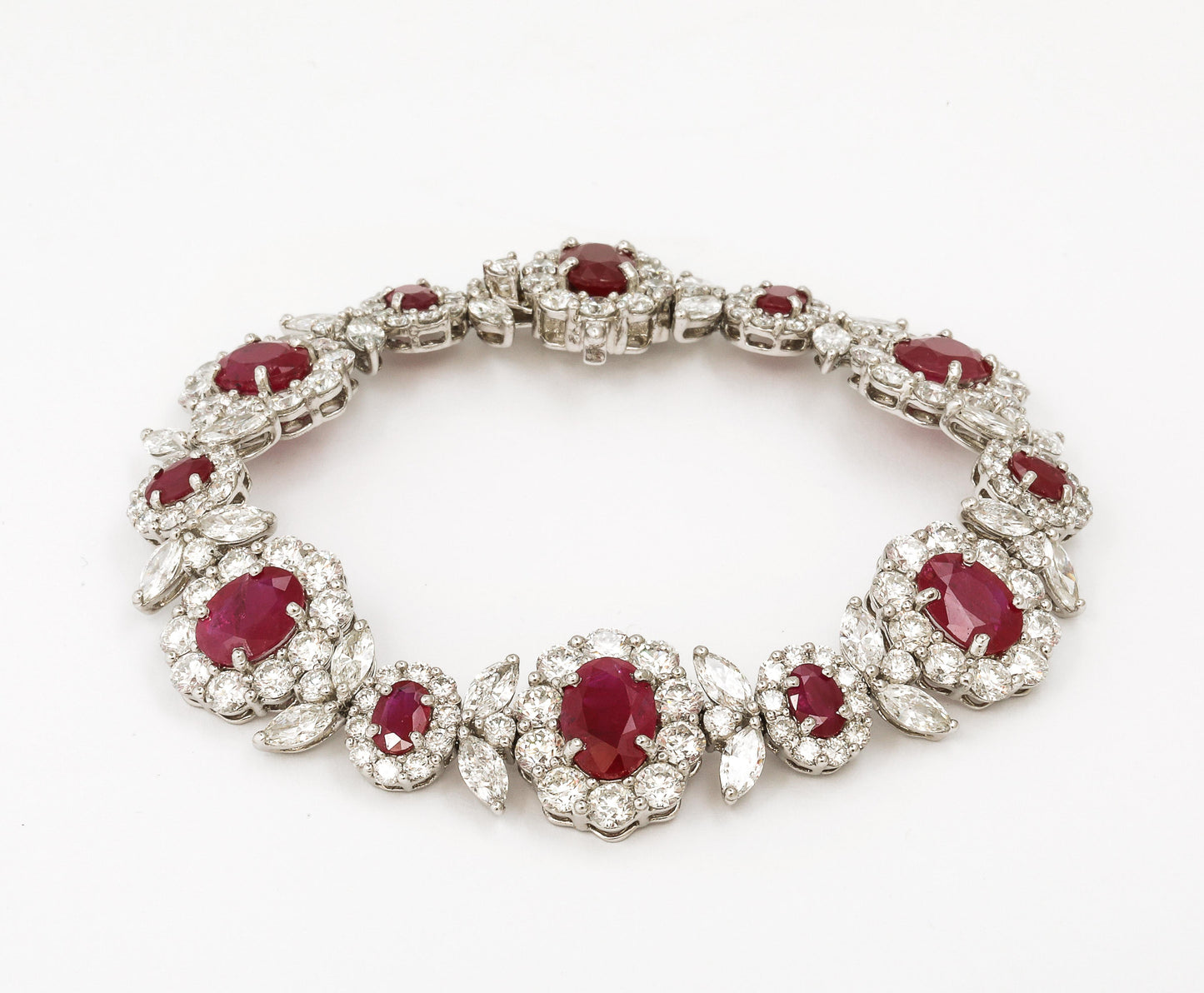 https://a.1stdibscdn.com/ruby-and-diamond-bracelet-for-sale-picture-3/j_415/j_278657921763051936293/2P6A4408_master.jpg