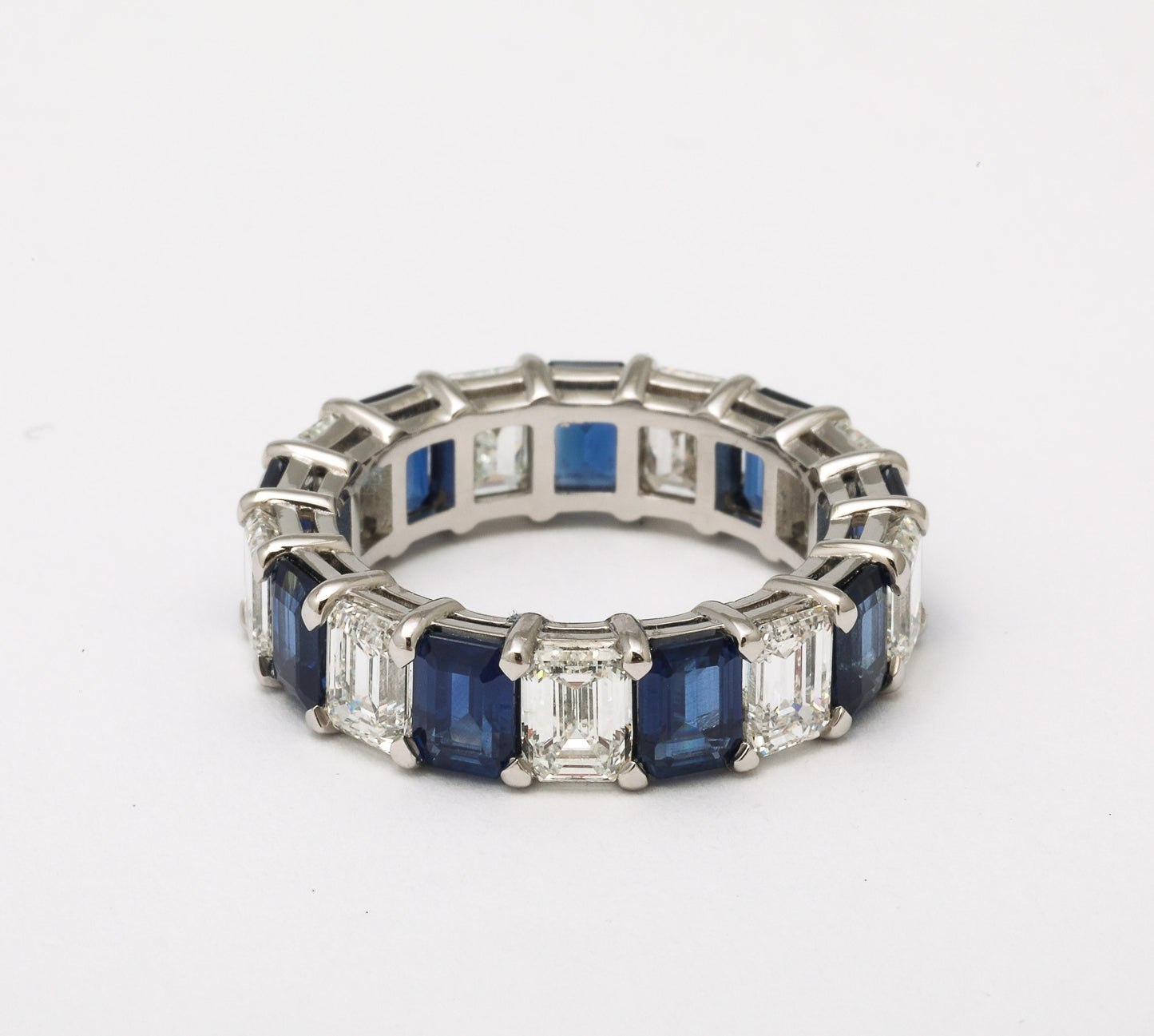 https://a.1stdibscdn.com/blue-sapphire-and-diamond-band-for-sale-picture-6/j_415/j_278658621763052296976/2P6A4447_master.jpg