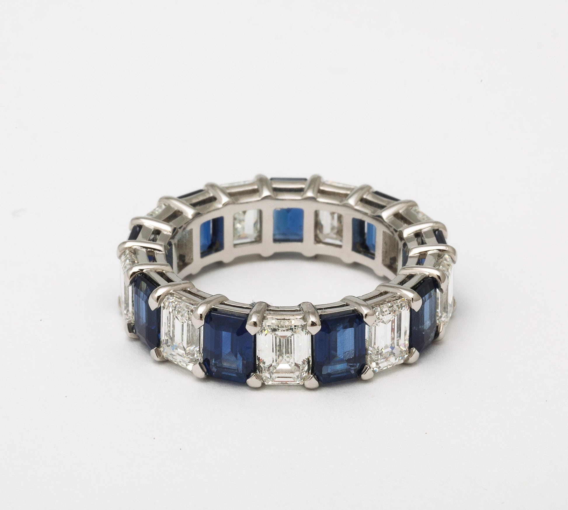 https://a.1stdibscdn.com/blue-sapphire-and-diamond-band-for-sale-picture-6/j_415/j_278658621763052296976/2P6A4447_master.jpg