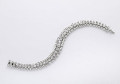 https://a.1stdibscdn.com/three-row-oval-diamond-bracelet-for-sale-picture-5/j_415/j_262309421747144390483/2P6A4467_master.jpg?width=768