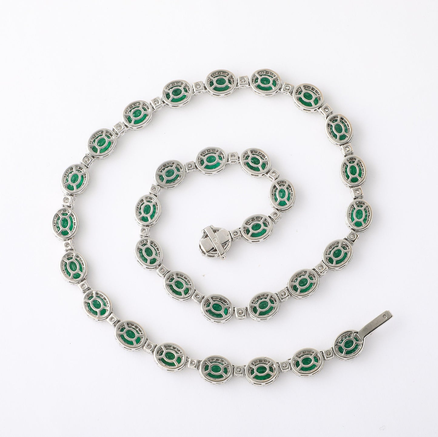 https://a.1stdibscdn.com/emerald-and-diamond-necklace-for-sale-picture-6/j_415/j_278659821763053312472/2P6A4530_master.jpg