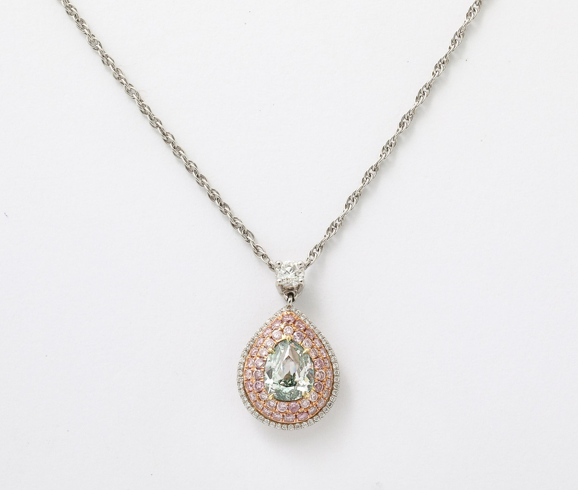 https://a.1stdibscdn.com/fancy-intense-green-diamond-pendant-for-sale-picture-2/j_415/j_277149721761659338920/2P6A4620_master.jpg