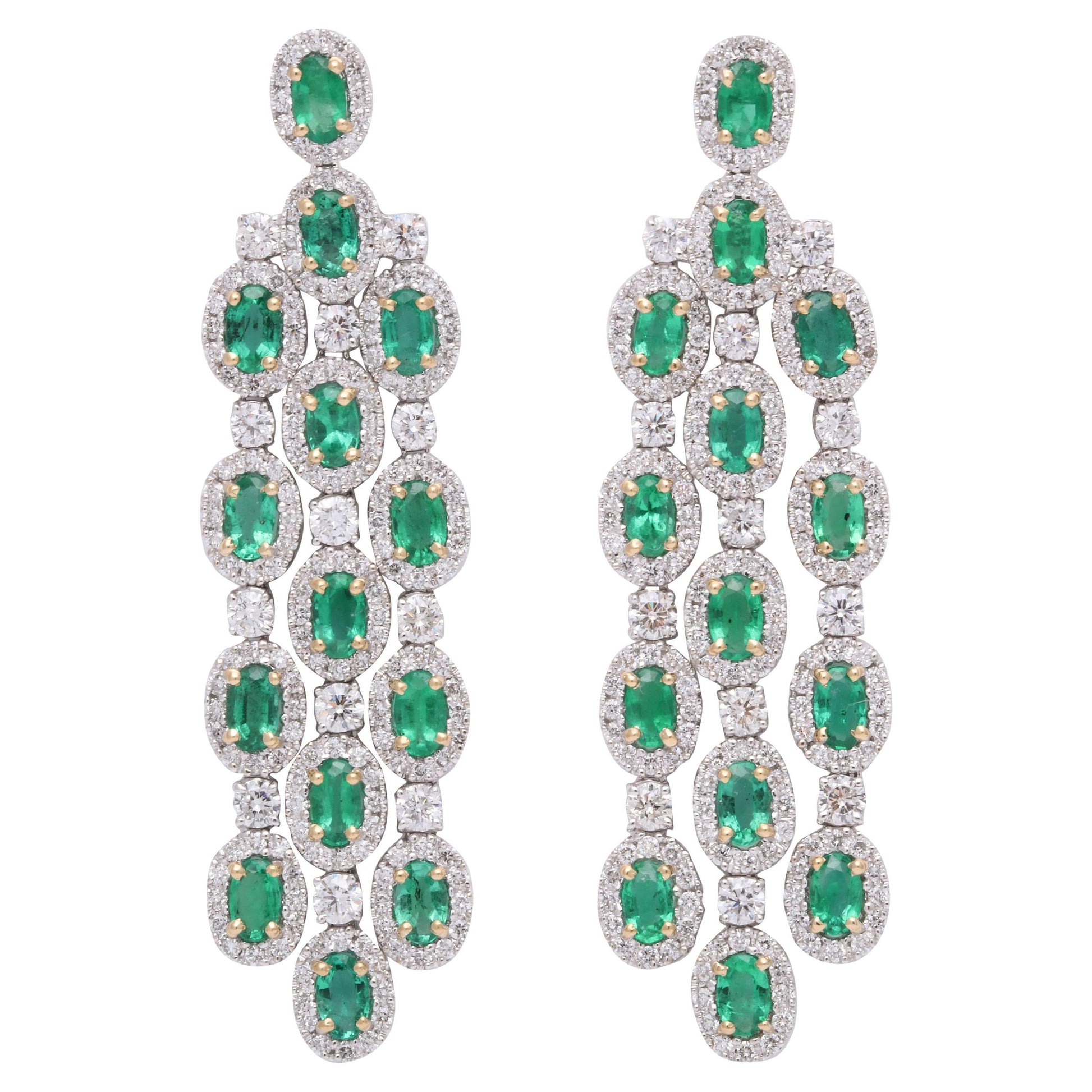 https://a.1stdibscdn.com/green-emerald-chandelier-earrings-for-sale/1121189/j_42665231526723563969/4266523_master.jpg