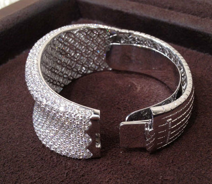 ROBERTO COIN STAMPED ORIGINAL BANGLE DIAMOND ROUND BRILLIANT PRONG SET DIAMOND