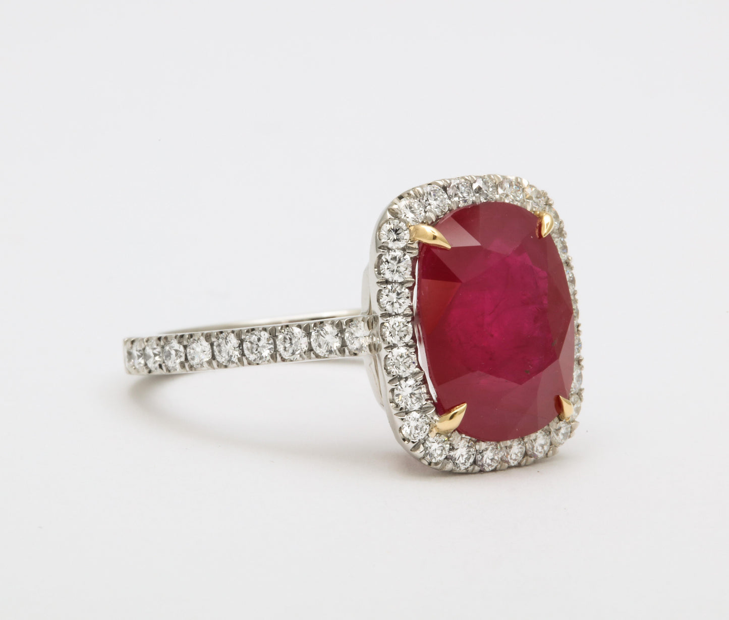 https://a.1stdibscdn.com/5-carat-burma-ruby-and-diamond-ring-for-sale-picture-3/j_415/j_132724921631111127296/6R1A1166_master.jpg