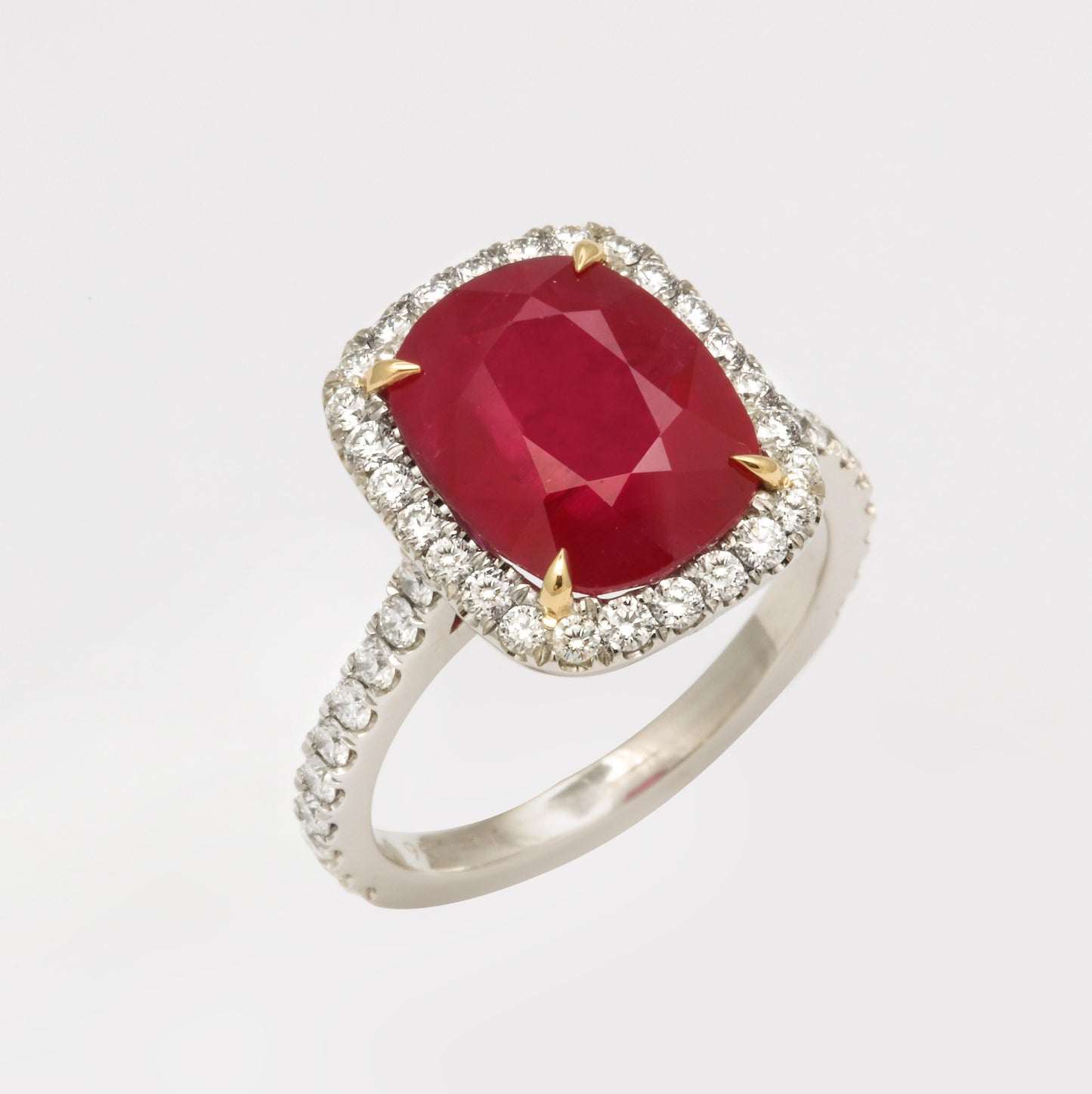 https://a.1stdibscdn.com/5-carat-burma-ruby-and-diamond-ring-for-sale-picture-7/j_415/j_132724921631111127082/6R1A1176_master.jpg