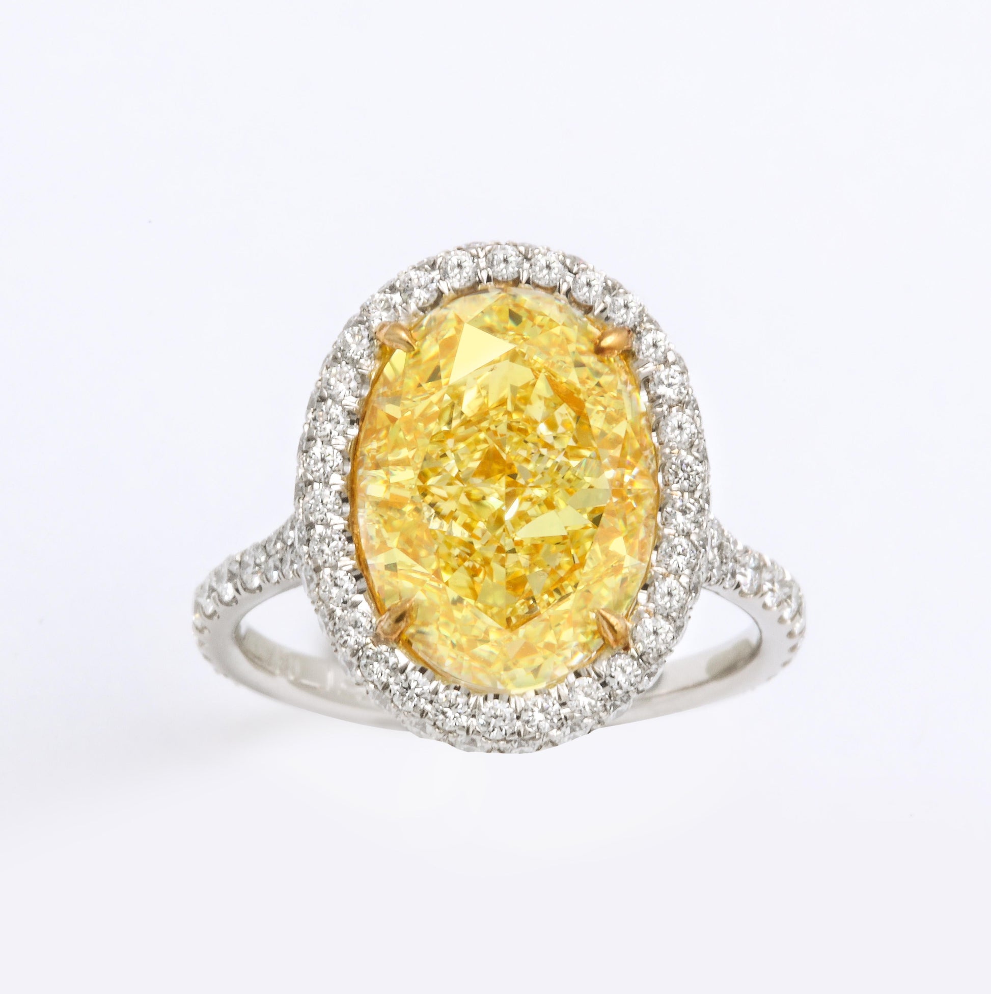 https://a.1stdibscdn.com/gia-certified-6-carat-oval-fancy-yellow-diamond-ring-for-sale-picture-6/j_415/j_129688521628091736144/6R1A2506_master.jpg