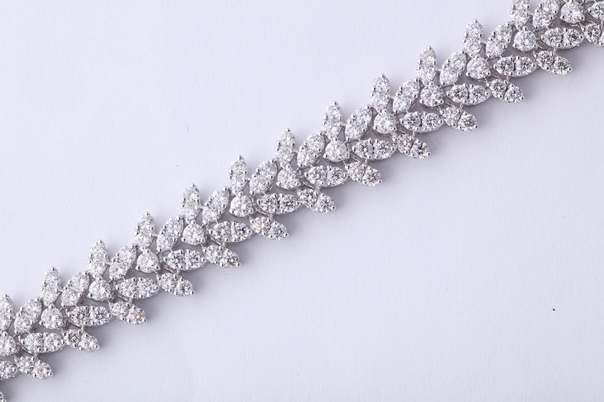 https://a.1stdibscdn.com/diamond-bracelet-for-sale-picture-5/0/j_56031321544650918483/6R1A3231_master.jpg