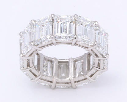https://a.1stdibscdn.com/emerald-cut-diamond-eternity-band-gia-certified-1851-carats-for-sale-picture-4/0/j_57882121547578590341/6R1A3376_master.jpg