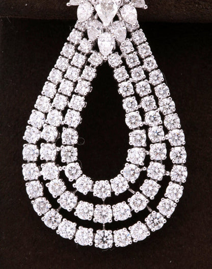 https://a.1stdibscdn.com/diamond-drop-earrings-for-sale-picture-5/0/j_57882921547578756568/6R1A3495_master.jpg?width=768