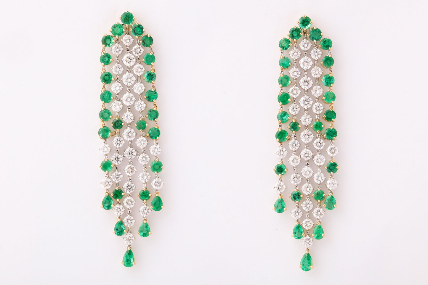 https://a.1stdibscdn.com/green-emerald-and-diamond-earrings-for-sale-picture-2/1722654/j_57882721549643432328/6R1A3527_org_master.jpg