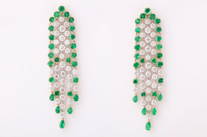 https://a.1stdibscdn.com/green-emerald-and-diamond-earrings-for-sale-picture-2/1722654/j_57882721549643432328/6R1A3527_org_master.jpg