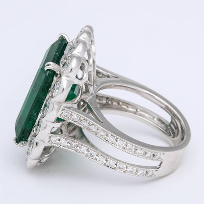 https://a.1stdibscdn.com/important-13-carat-colombian-emerald-and-diamond-ring-gia-certified-for-sale-picture-3/archivesE/upload/0/j_39735111520444481638/6R1A4023_master.jpg