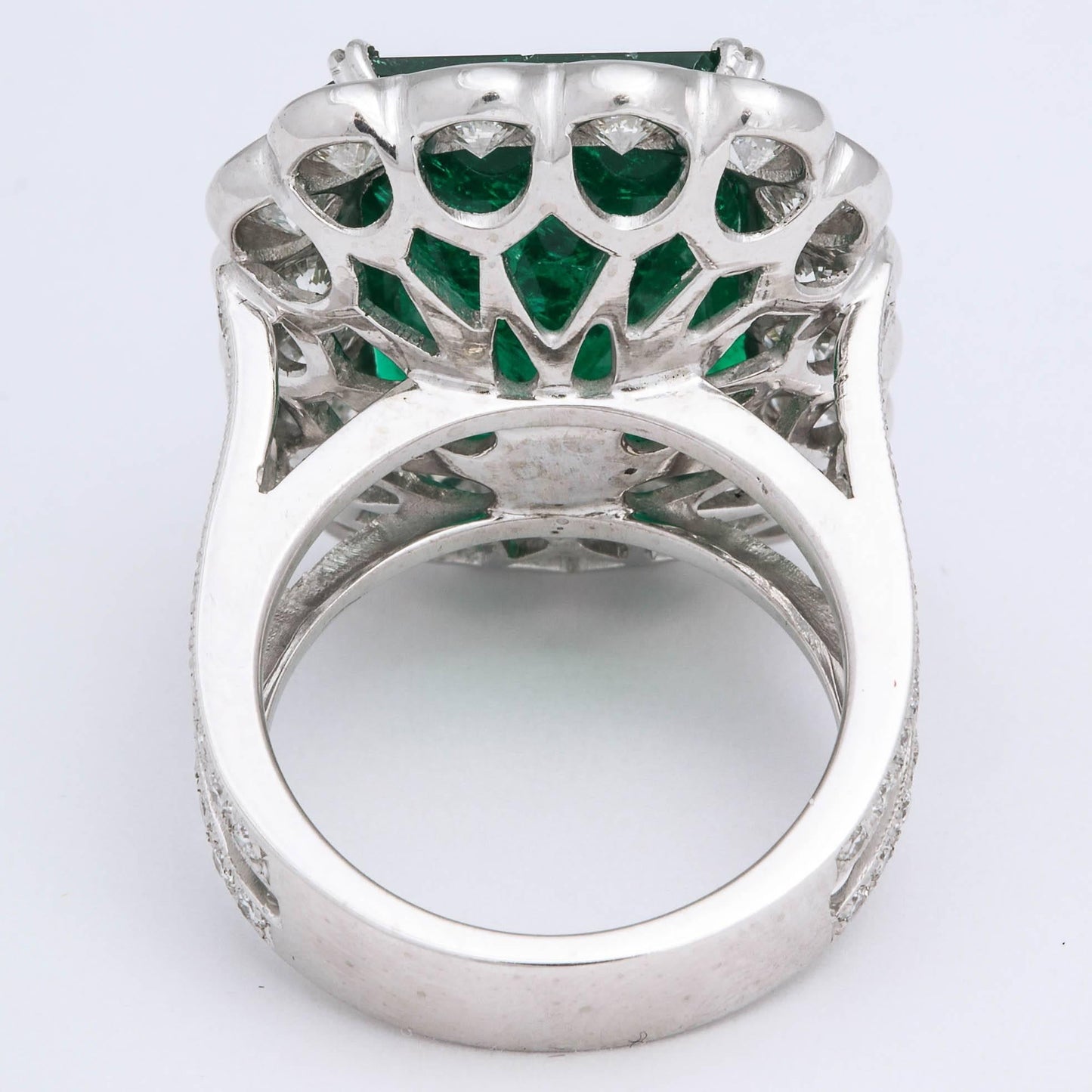 https://a.1stdibscdn.com/important-13-carat-colombian-emerald-and-diamond-ring-gia-certified-for-sale-picture-4/archivesE/upload/0/j_39735111520444482475/6R1A4024_master.jpg