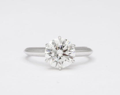 https://a.1stdibscdn.com/tiffany-co-solitaire-engagement-ring-for-sale-picture-4/j_415/1618238594881/6R1A4825_master.jpg?width=768