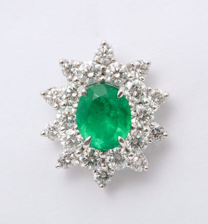 https://a.1stdibscdn.com/emerald-and-diamond-earrings-for-sale-picture-5/j_415/1575403454180/6R1A5052_master.jpg?width=768