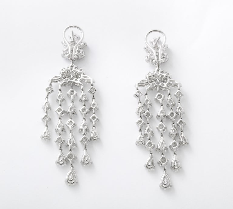 https://a.1stdibscdn.com/diamond-chandelier-dangle-earrings-for-sale-picture-7/j_415/j_167934221661438286050/6R1A5067_master.jpg?width=768