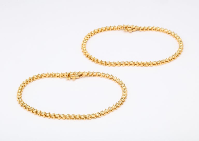 https://a.1stdibscdn.com/yellow-diamond-bracelets-for-sale-picture-8/j_415/j_168334521661871143526/6R1A5118_master.jpg?width=768