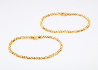 https://a.1stdibscdn.com/yellow-diamond-bracelets-for-sale-picture-8/j_415/j_168334521661871143526/6R1A5118_master.jpg?width=768