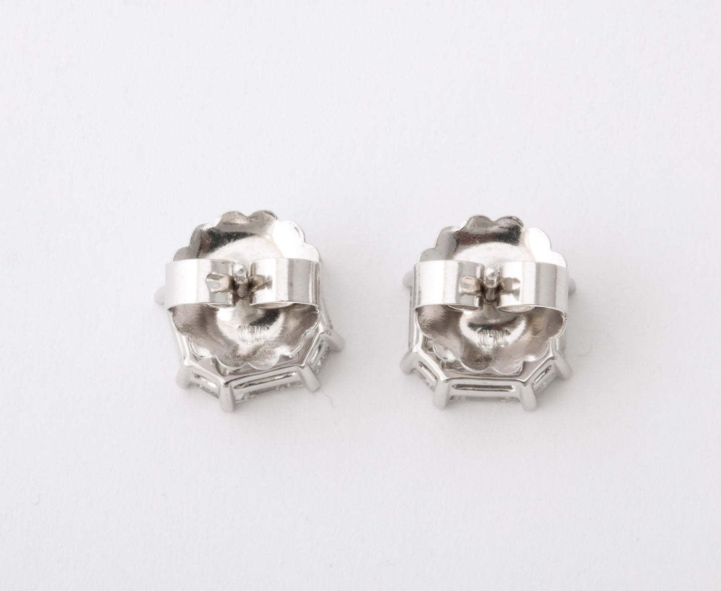 https://a.1stdibscdn.com/asscher-cut-stud-earrings-illusion-set-for-sale-picture-8/j_415/j_180651721672243242520/6R1A5319_master.jpg