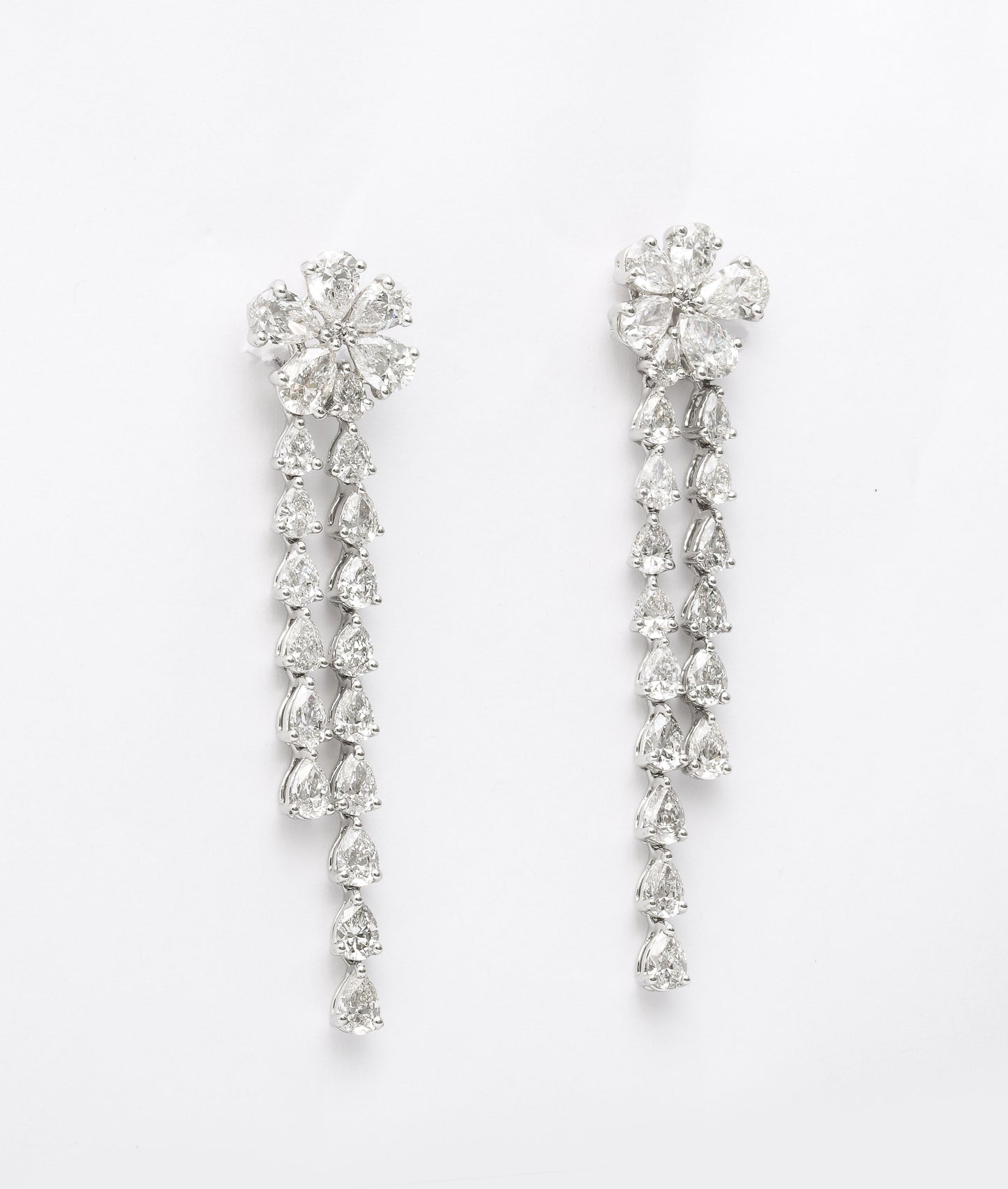 https://a.1stdibscdn.com/diamond-flower-drop-earring-for-sale-picture-8/j_415/j_175216221667919305149/6R1A5633_master.jpg