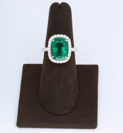 https://a.1stdibscdn.com/5-carat-green-emerald-cushion-cut-diamond-halo-ring-gia-certified-no-oil-for-sale-picture-3/0/j_48413131535730118816/6R1A5986_master.jpg