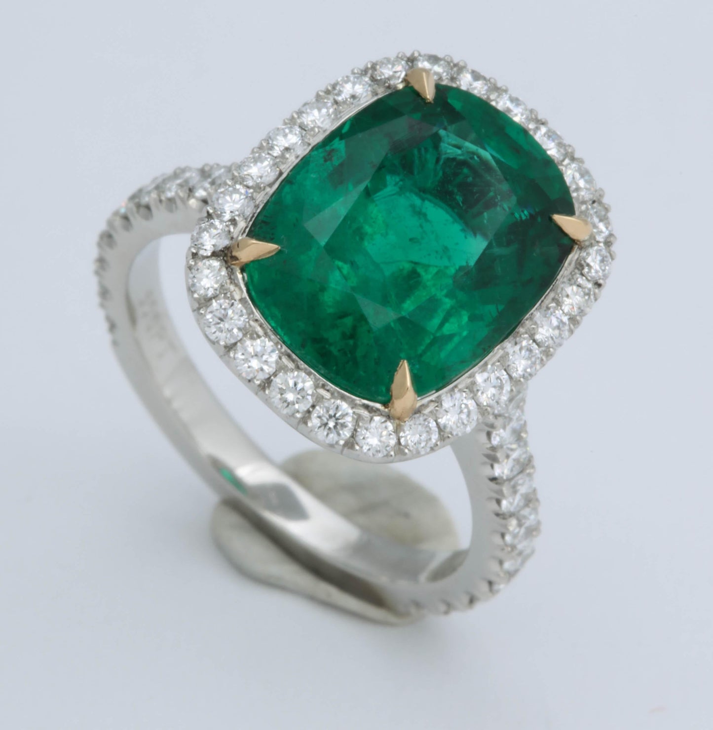 https://a.1stdibscdn.com/5-carat-green-emerald-cushion-cut-diamond-halo-ring-gia-certified-no-oil-for-sale-picture-7/0/j_48413131535730122621/6R1A5997_master.jpg