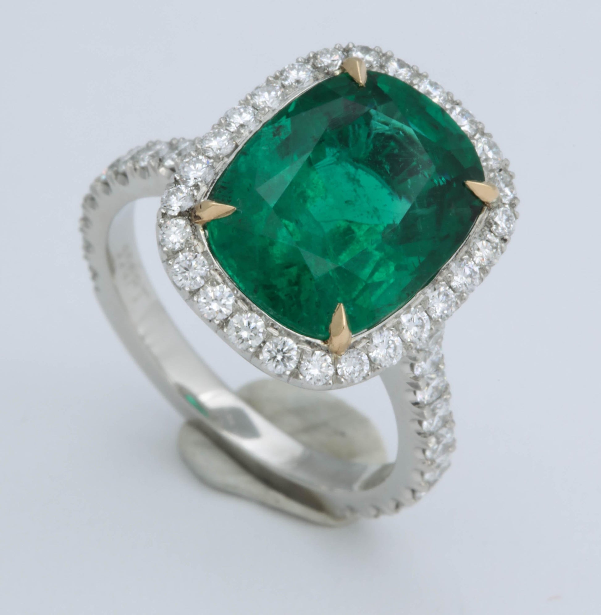 https://a.1stdibscdn.com/5-carat-green-emerald-cushion-cut-diamond-halo-ring-gia-certified-no-oil-for-sale-picture-7/0/j_48413131535730122621/6R1A5997_master.jpg