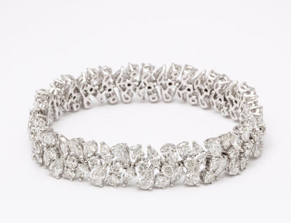 https://a.1stdibscdn.com/diamond-bracelet-for-sale-picture-2/j_415/j_161980821655913506731/6R1A6007_master.jpg?width=768